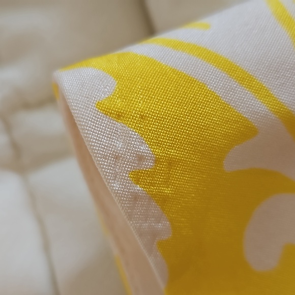 Marciano / Guess NWT Silk Shorts Sz. 4  Yellow and White Print Beautiful! - Picture 5 of 7